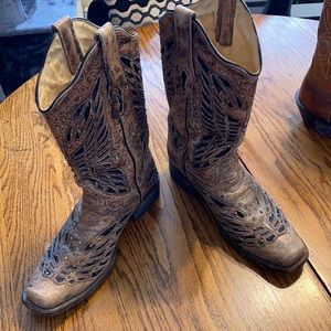 Corral boots
